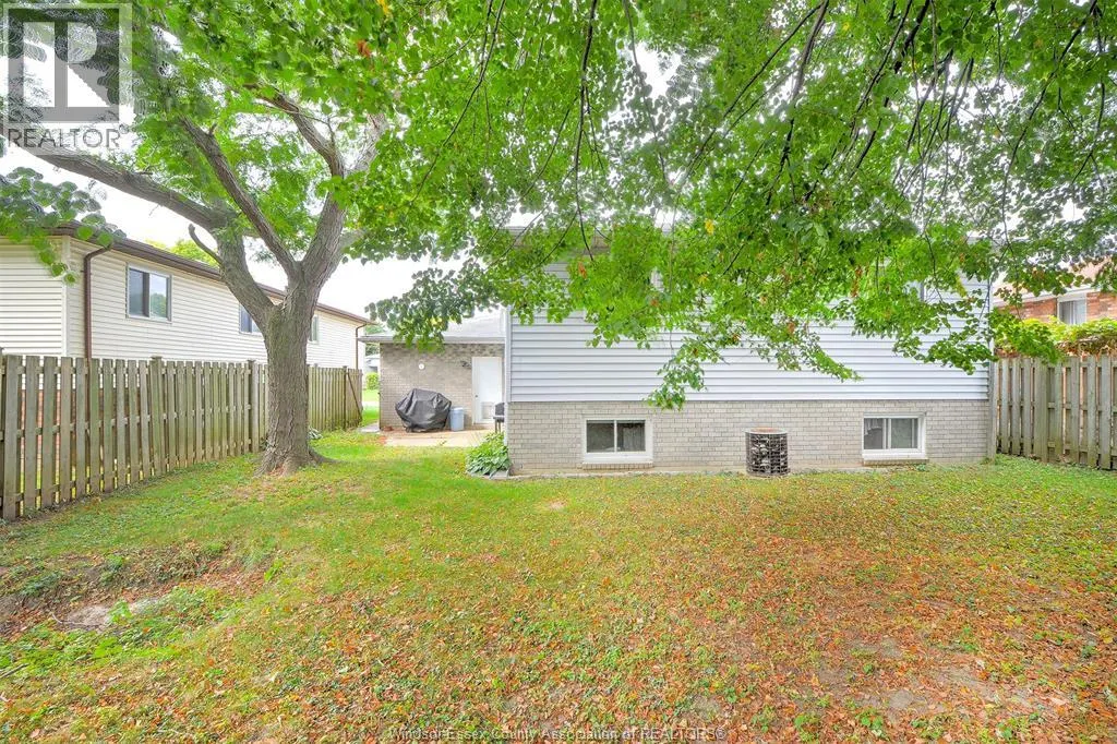 18 RUDGATE LANE North