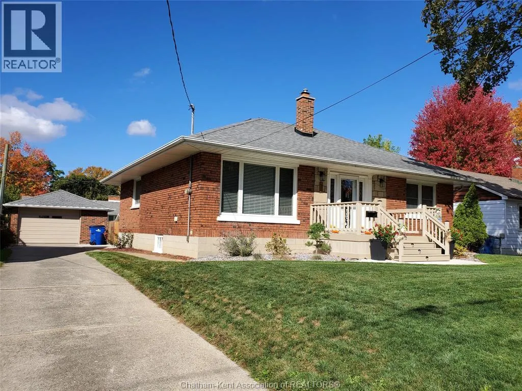 51 Tweedsmuir AVENUE East