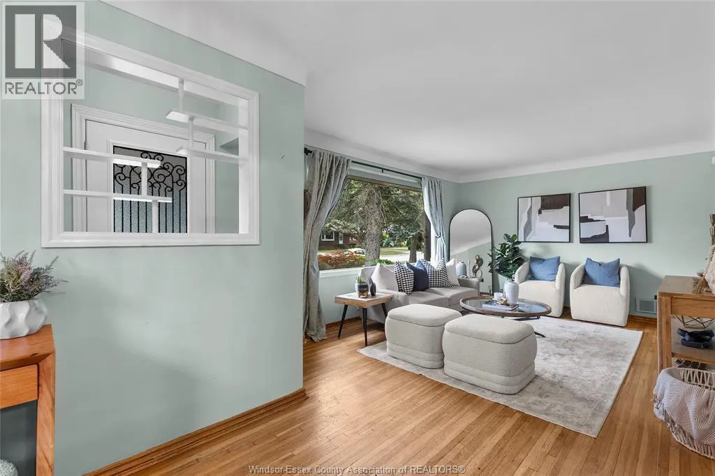 1011 ISABELLE PLACE