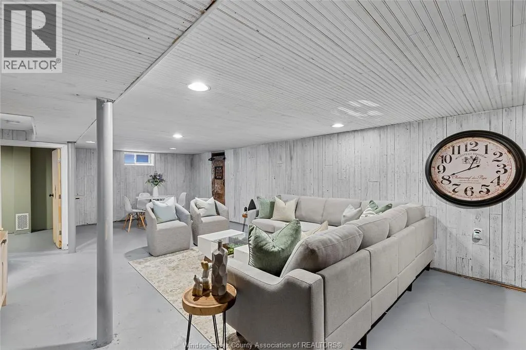 1011 ISABELLE PLACE