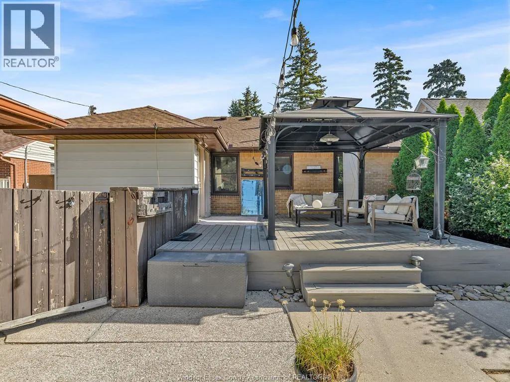 1011 ISABELLE PLACE