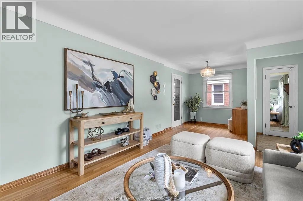 1011 ISABELLE PLACE