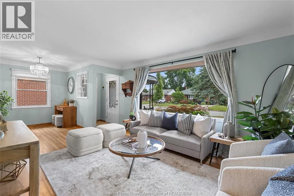 1011 ISABELLE PLACE