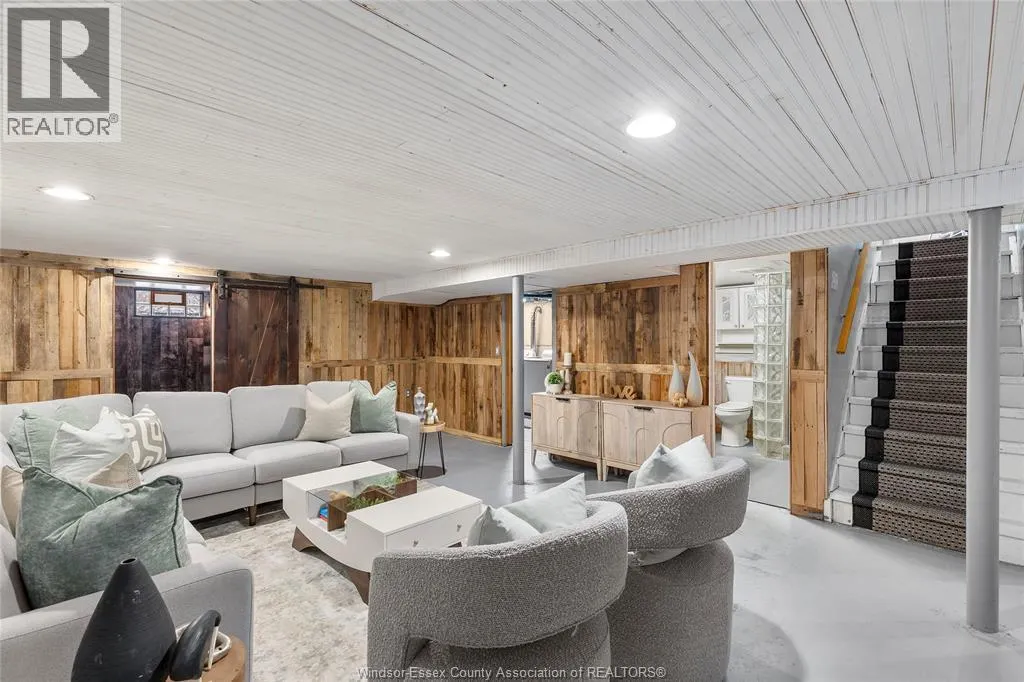 1011 ISABELLE PLACE