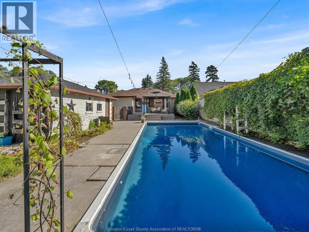 1011 ISABELLE PLACE