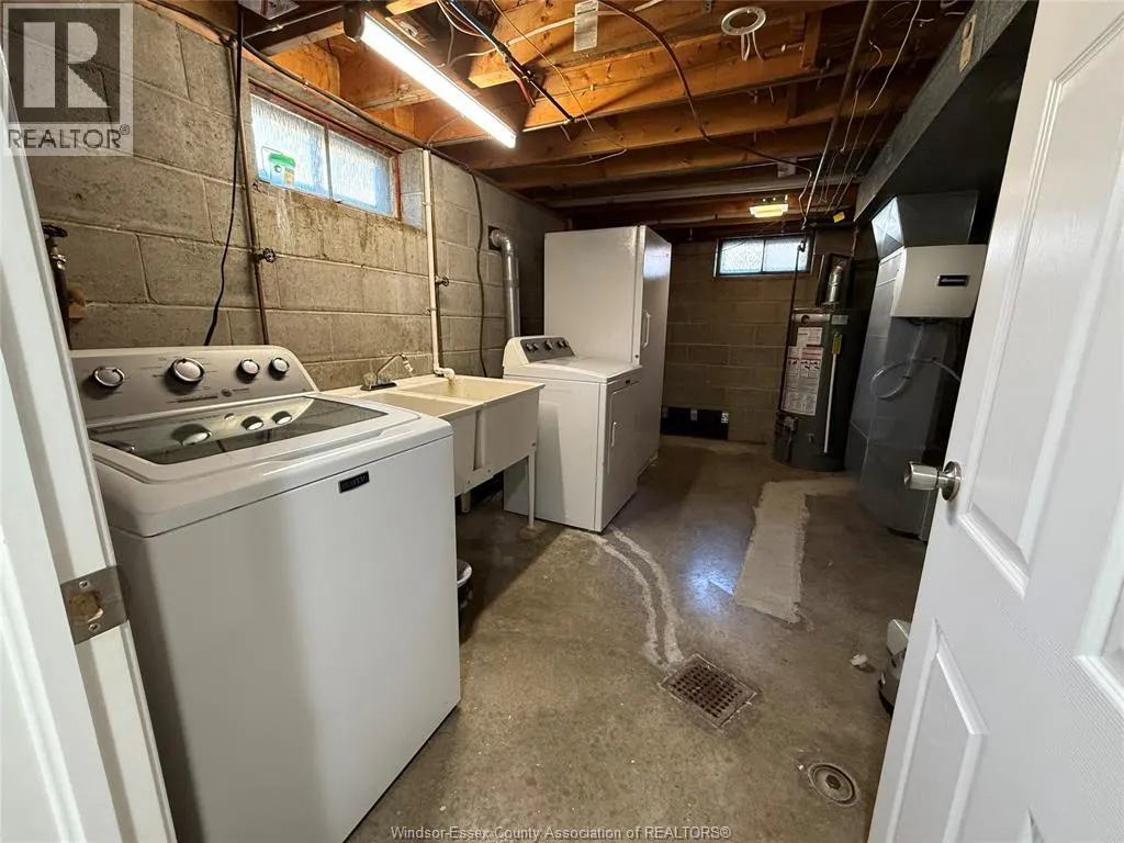 4143 Mount Royal