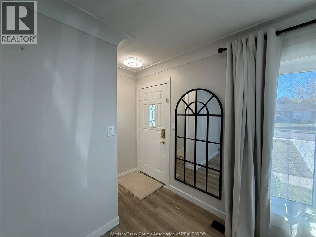 4143 Mount Royal