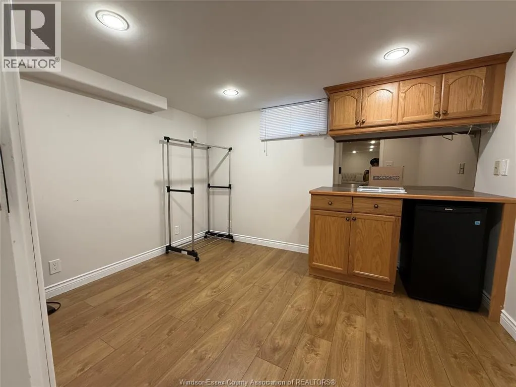 4143 Mount Royal
