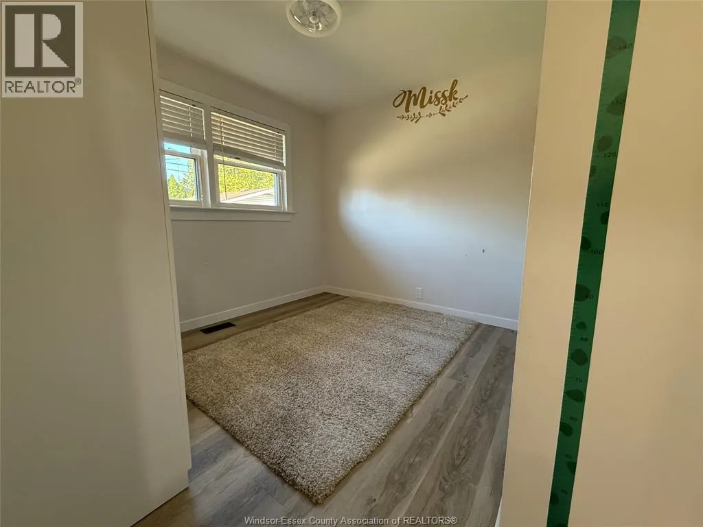 4143 Mount Royal