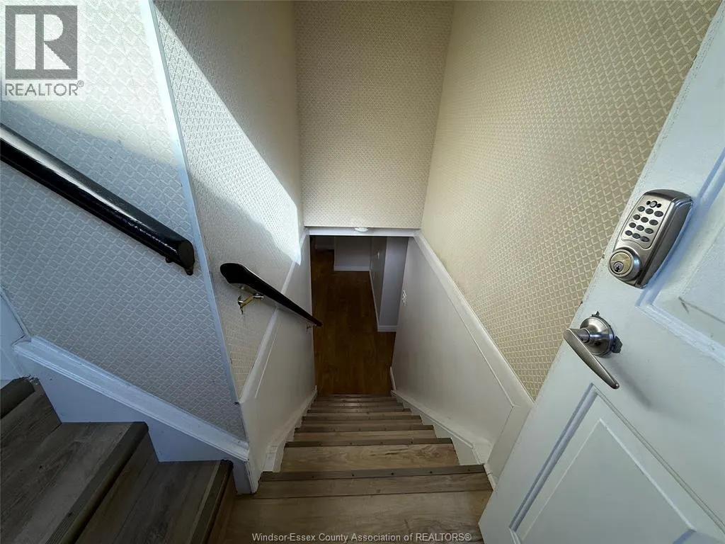 4143 Mount Royal