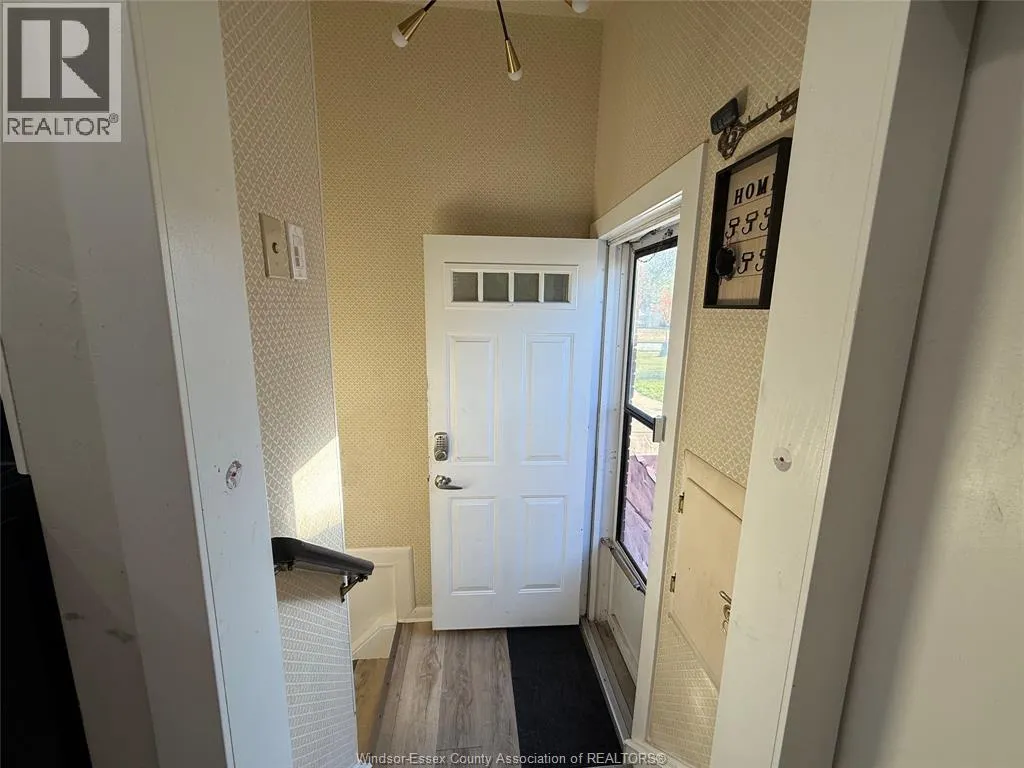 4143 Mount Royal