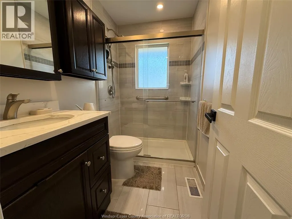 4143 Mount Royal