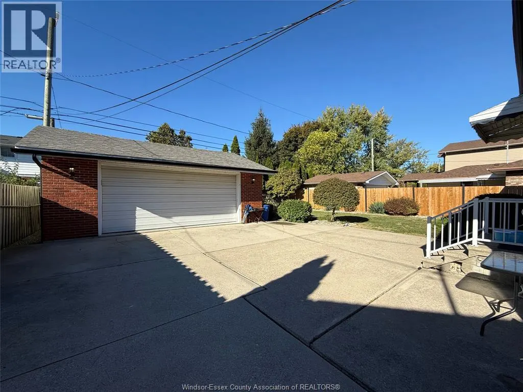 4143 Mount Royal