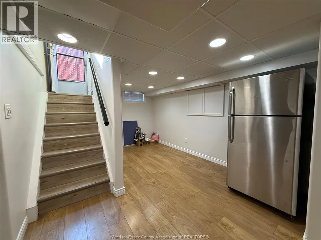 4143 Mount Royal