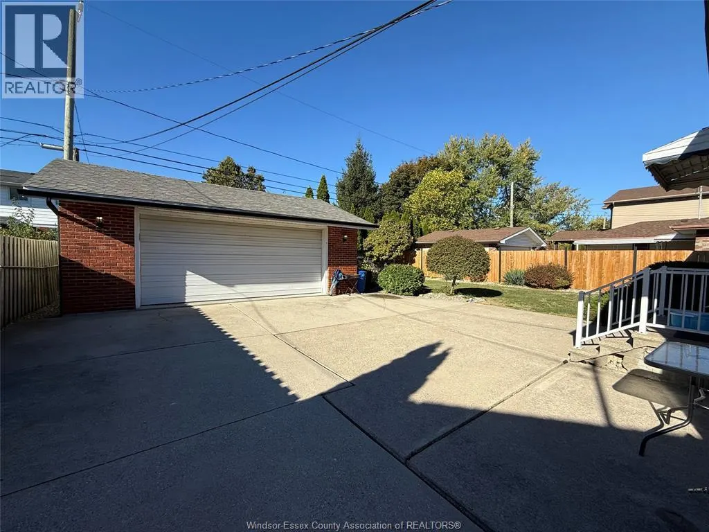 4143 Mount Royal