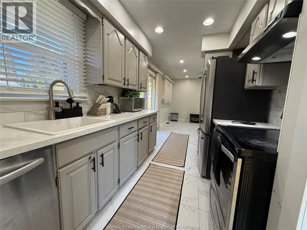 4143 Mount Royal