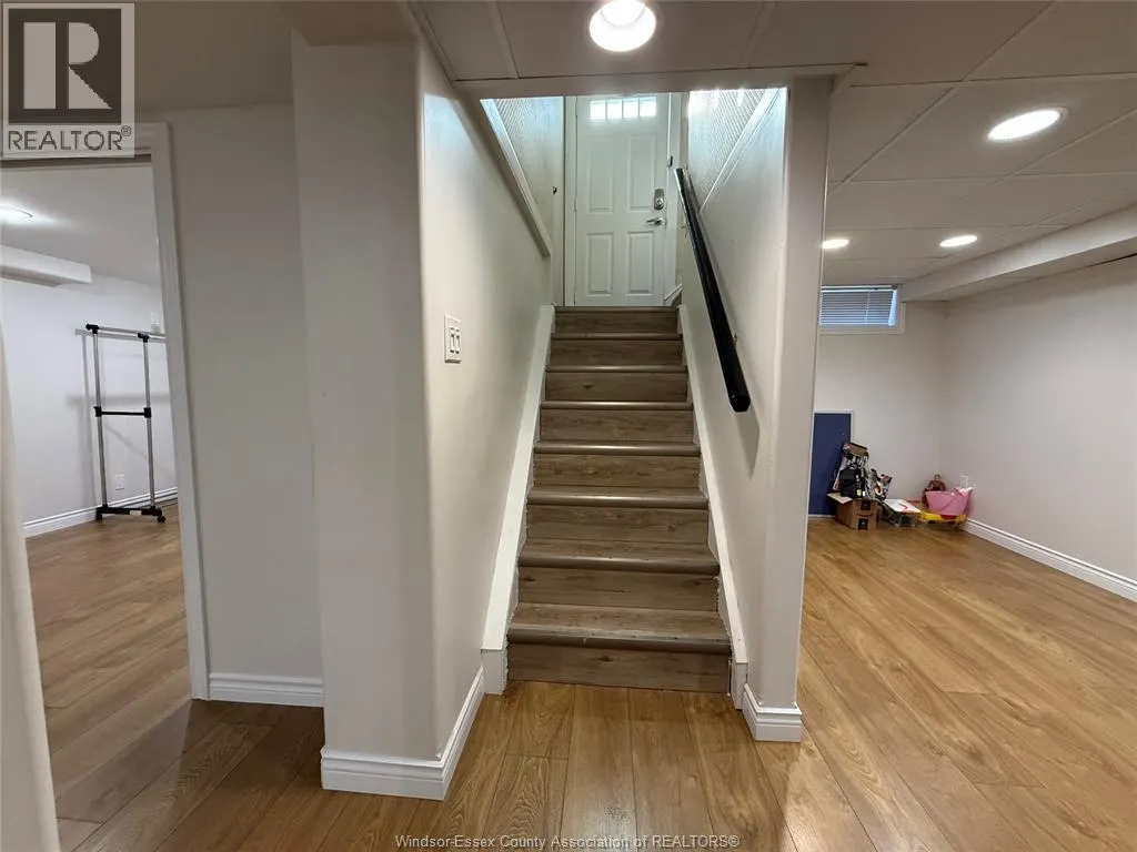 4143 Mount Royal