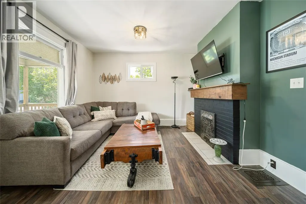 224 CONFEDERATION STREET