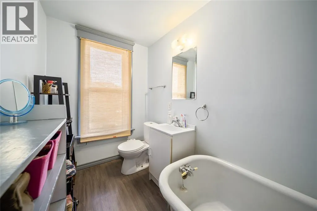 224 CONFEDERATION STREET