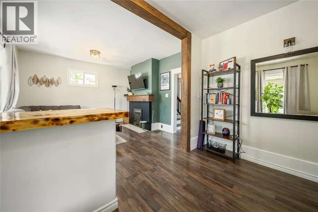 224 CONFEDERATION STREET