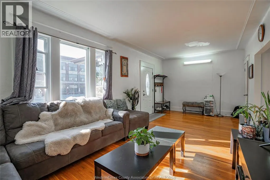 1158 PARENT AVENUE