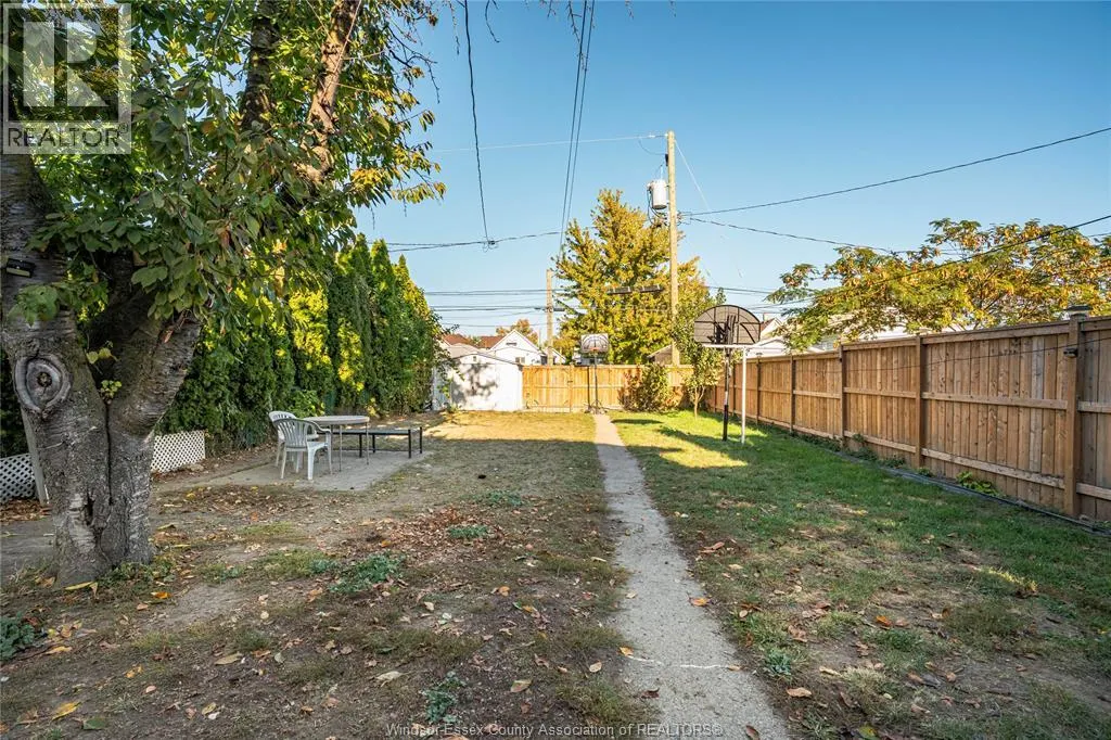 1158 PARENT AVENUE