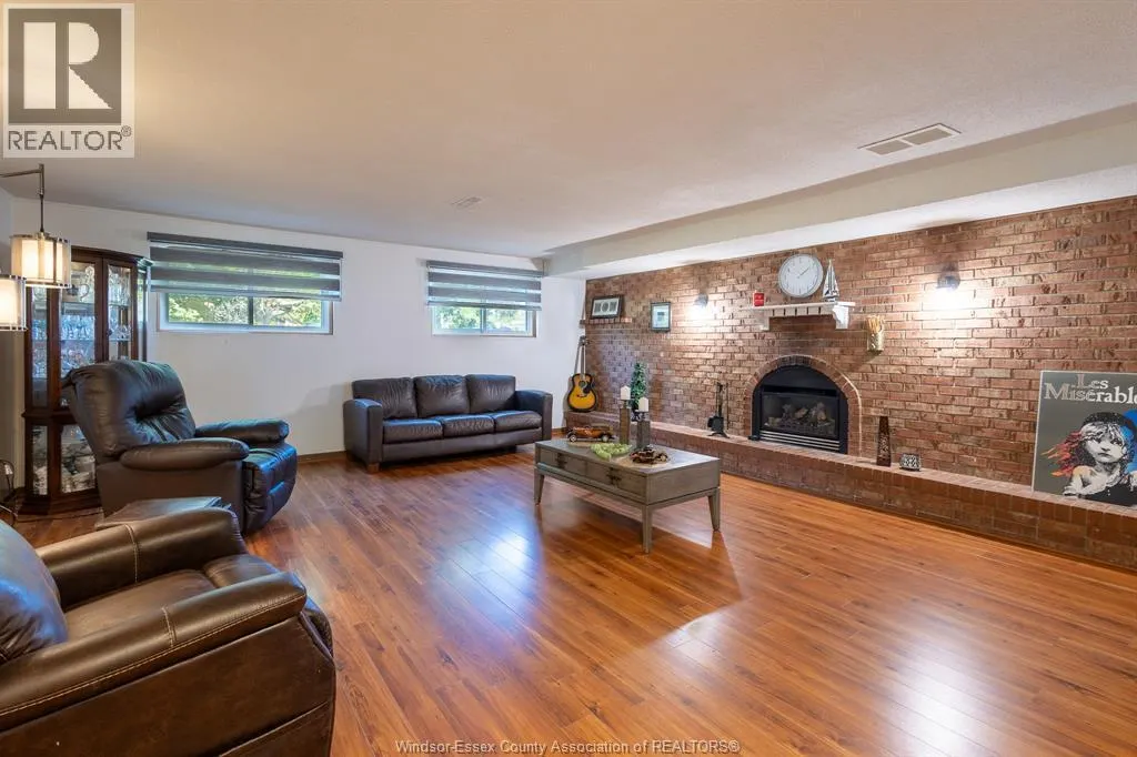 353 Cousineau ROAD