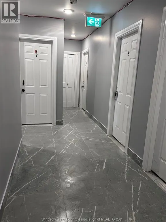1683 COLLEGE AVENUE South Unit# Room 8