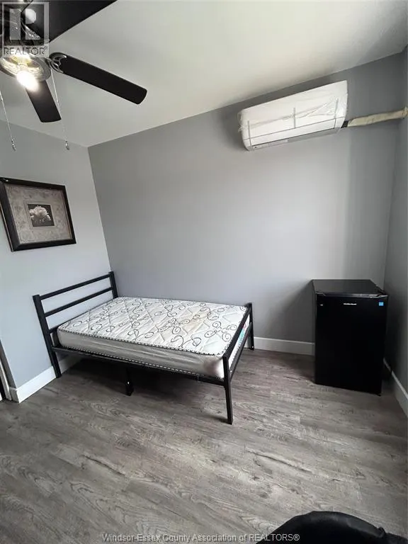 1683 COLLEGE AVENUE South Unit# Room 8