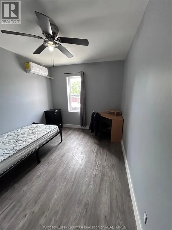 1683 COLLEGE AVENUE South Unit# Room 8