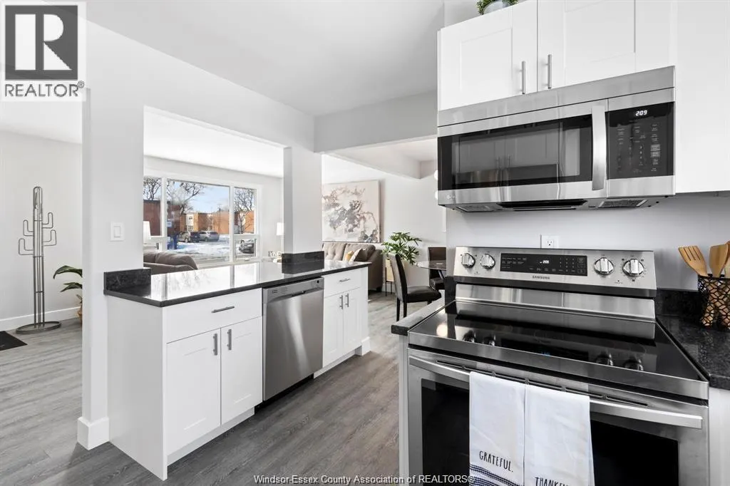 3024 GRANDVIEW