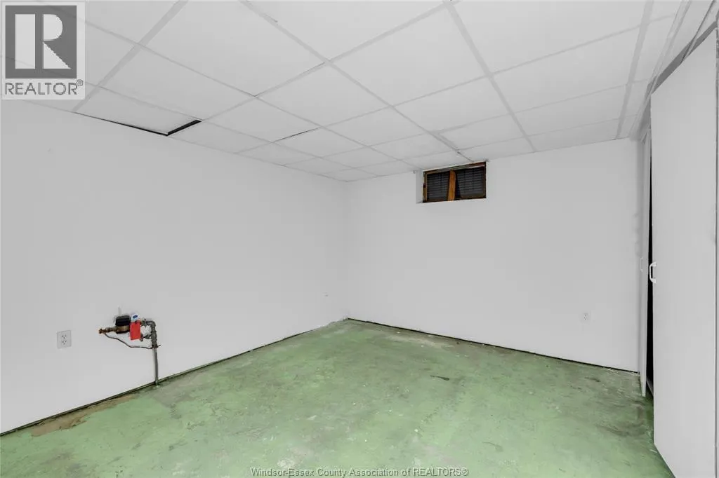 876 Oak Ave.