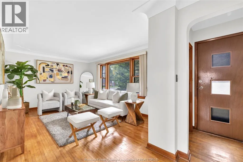 876 Oak Ave.