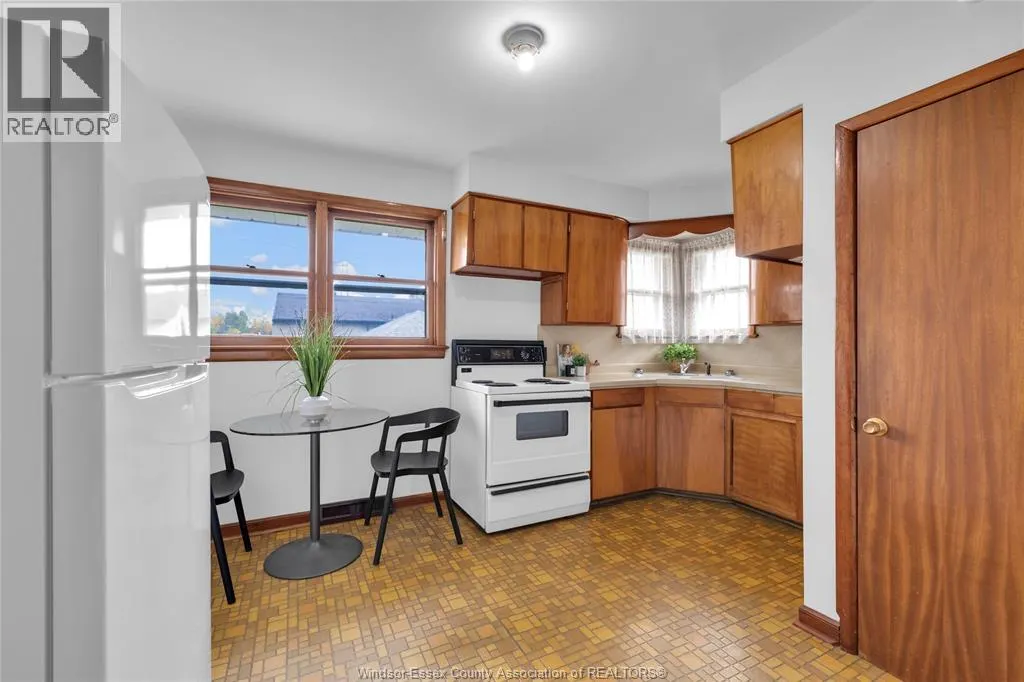 876 Oak Ave.