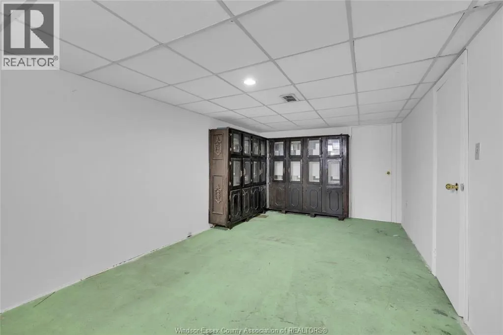 876 Oak Ave.