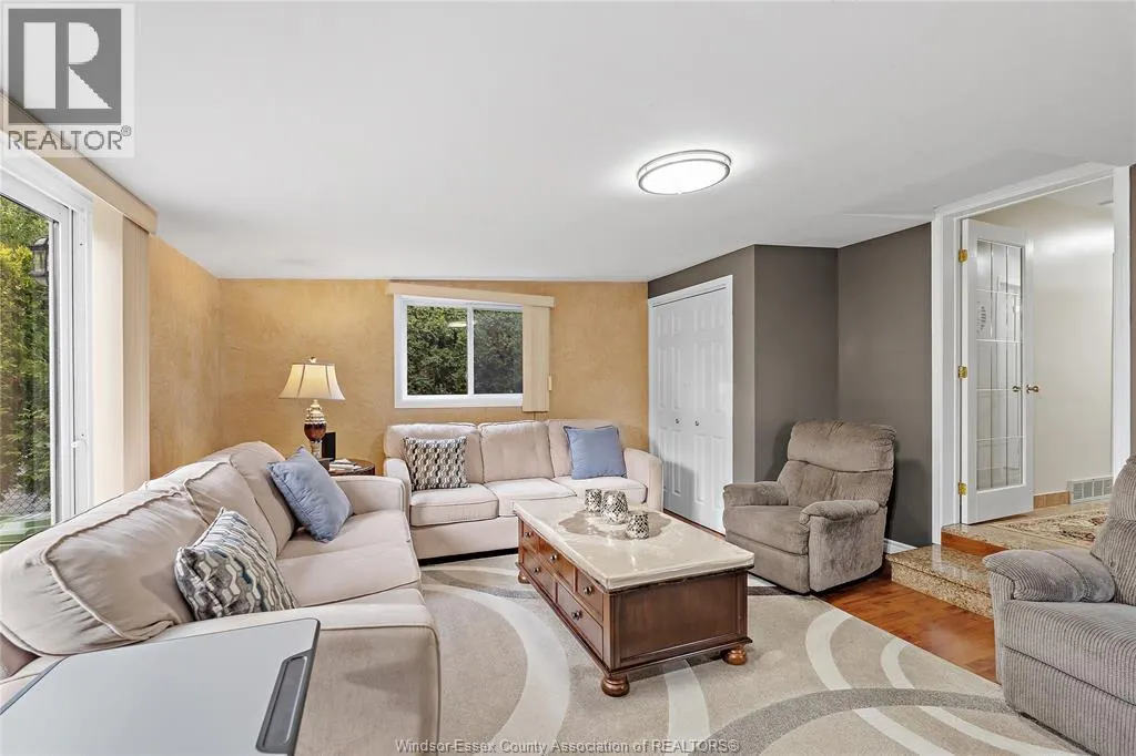 1657 GLENDALE