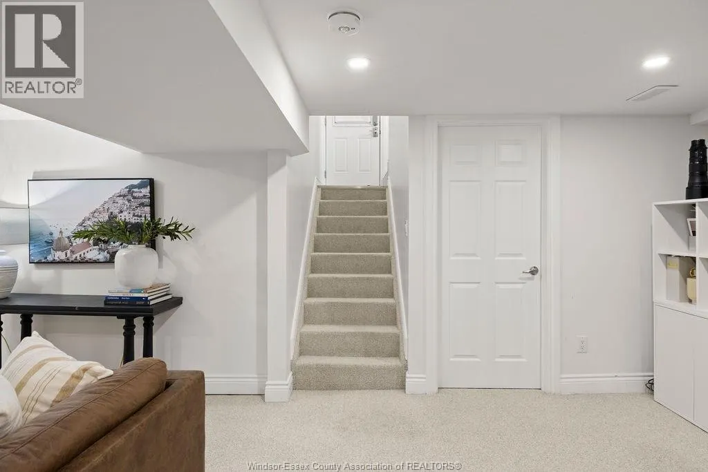 390 Grace ROAD