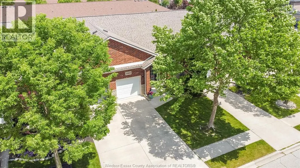 11924 COBBLESTONE CRESCENT