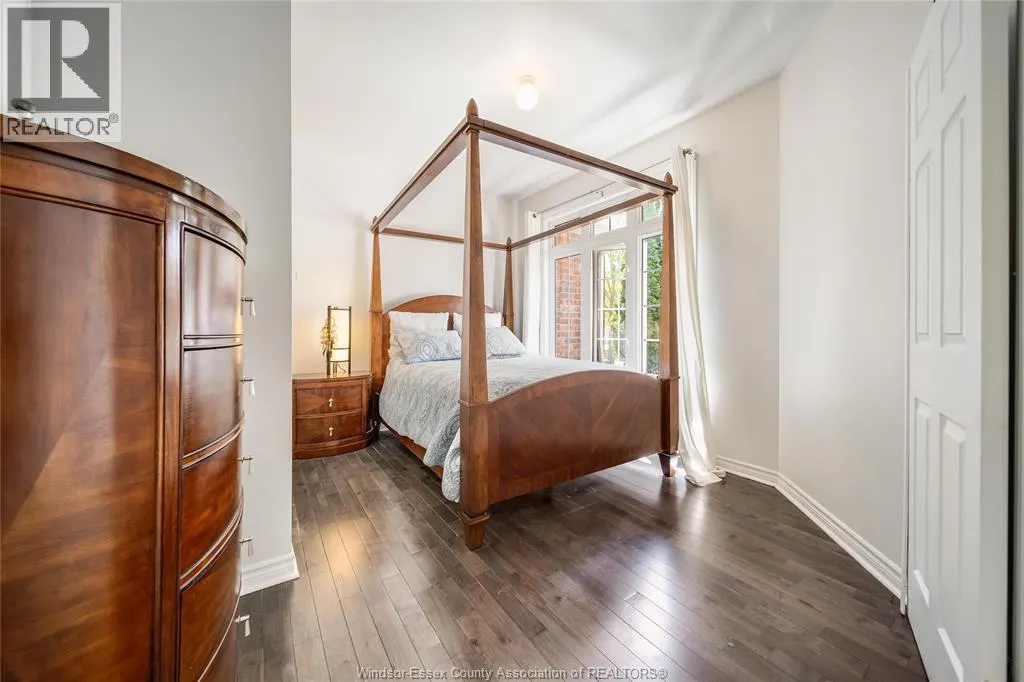 11924 COBBLESTONE CRESCENT