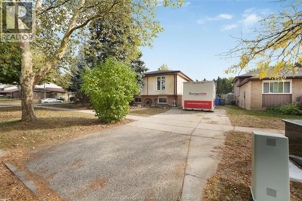 1565 HALLMARK AVENUE