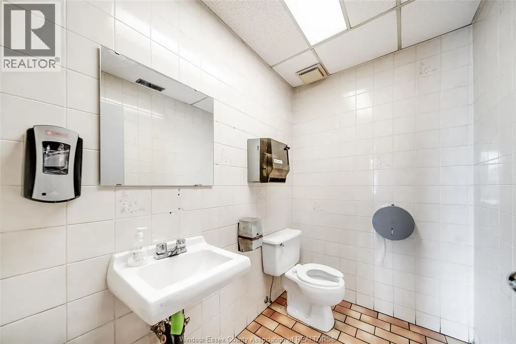 215 GRAND AVENUE West