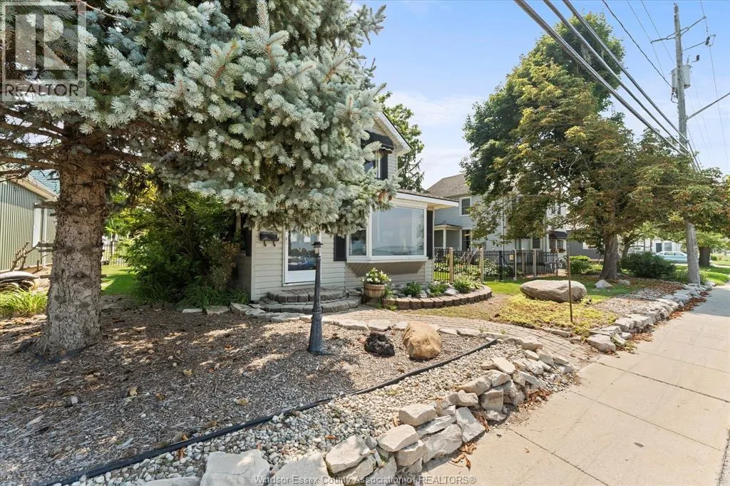 149 SANDWICH STREET North
