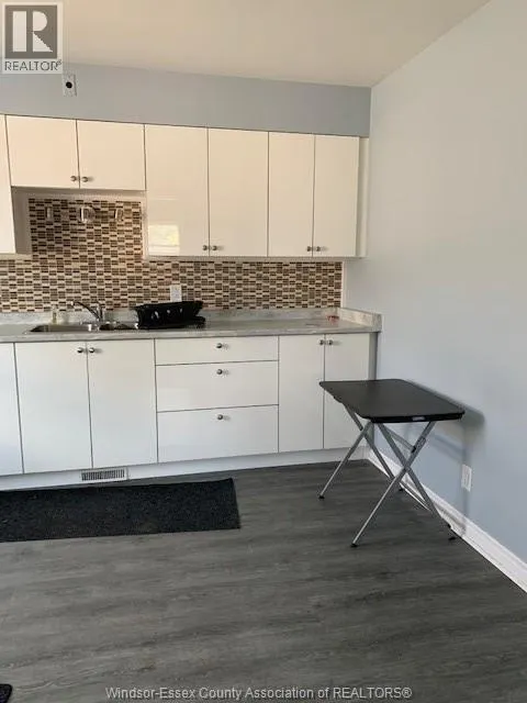 3021 DOUGALL AVENUE Unit# FRONT