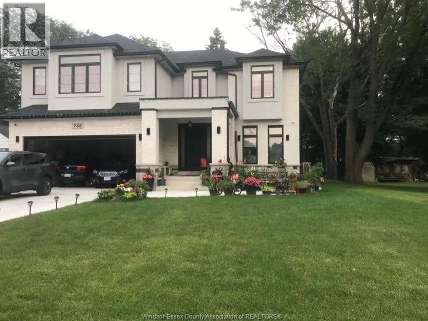 735 CABANA ROAD West