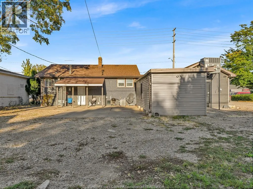 3225 WALKER ROAD
