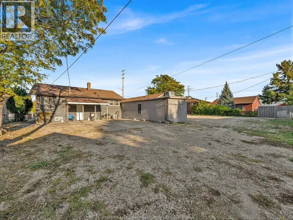 3225 WALKER ROAD