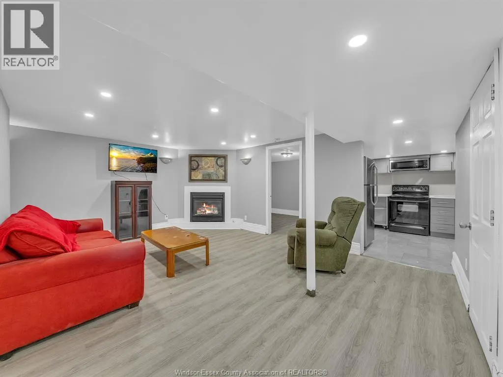 3225 WALKER ROAD
