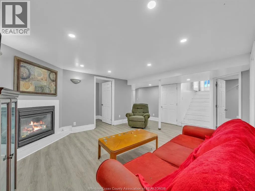 3225 WALKER ROAD
