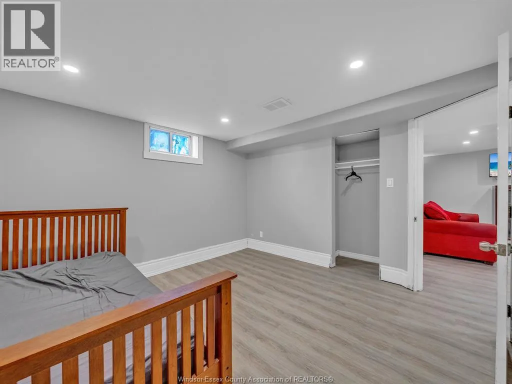 3225 WALKER ROAD