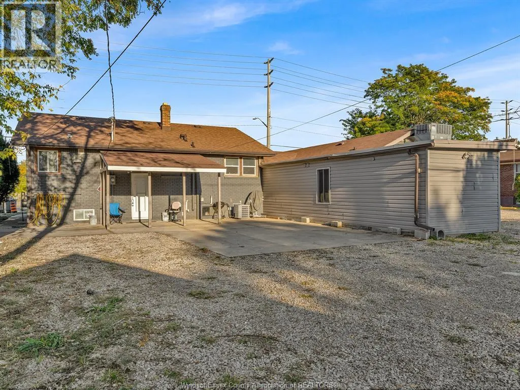 3225 WALKER ROAD